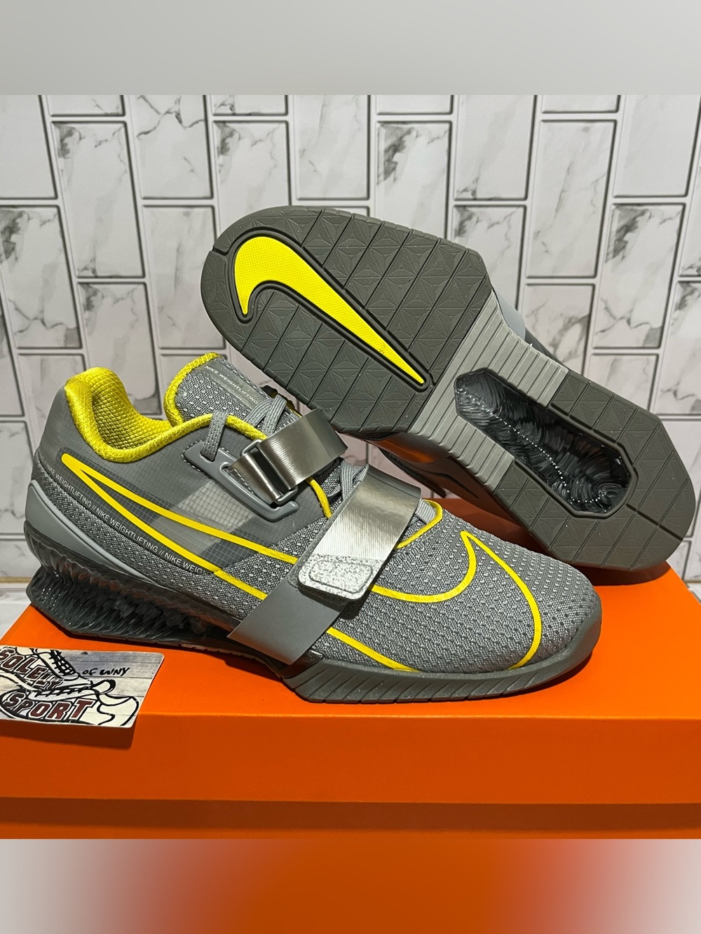 New Nike Romaleos 4 Weightlifting Shoes Gym Crossfit Workout Grey Yellow Mens - Picture 4 of 16